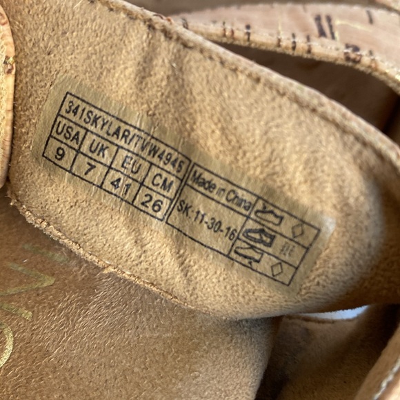 Vionic Skylar Grip Adjustable Gold Cork Strap EVA Support Women's Sandal Size 9 - Picture 10 of 10